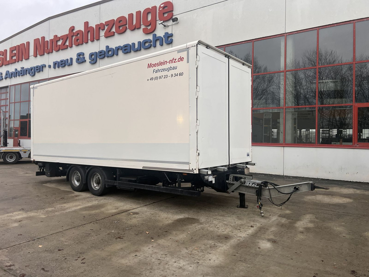 Möslein Tandem Koffer mit Ladebordwand 1,5 t + Durchlad - Trailer kotak tertutup: gambar 2 Möslein Tandem Koffer mit Ladebordwand 1,5 t + Durchlad - Trailer kotak tertutup: gambar 2