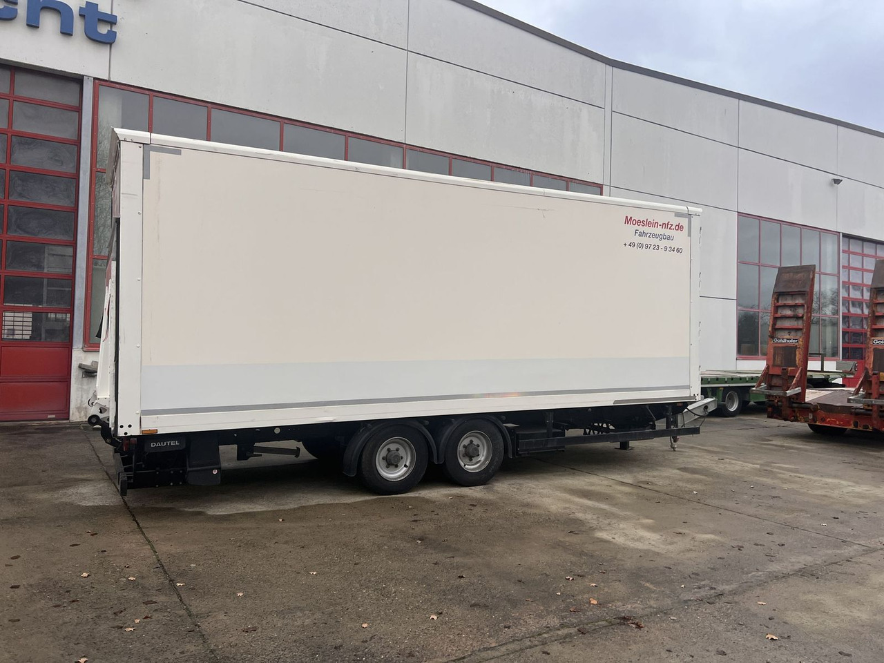 Möslein Tandem Koffer mit Ladebordwand 1,5 t + Durchlad - Trailer kotak tertutup: gambar 3 Möslein Tandem Koffer mit Ladebordwand 1,5 t + Durchlad - Trailer kotak tertutup: gambar 3