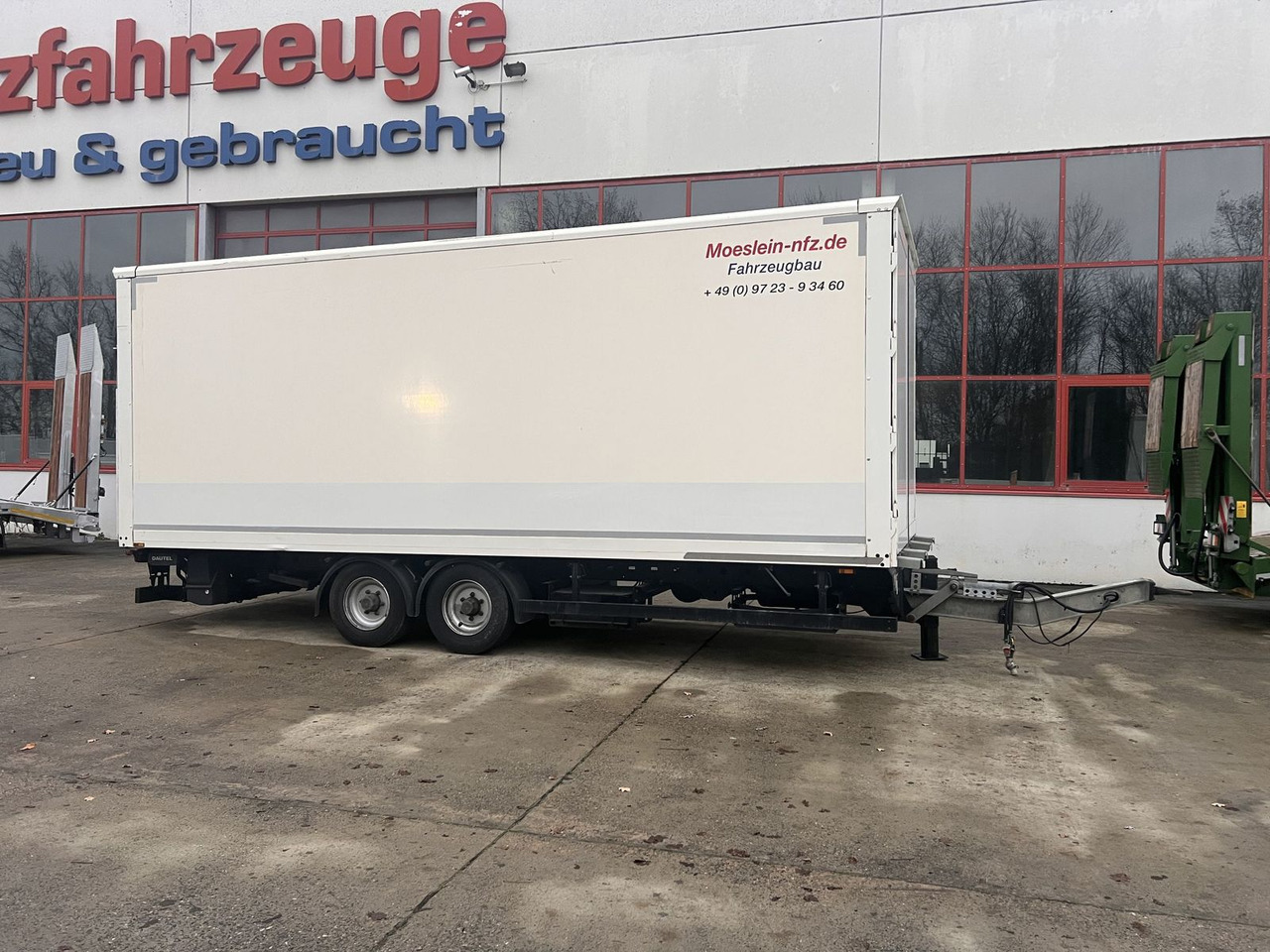 Möslein Tandem Koffer mit Ladebordwand 1,5 t + Durchlad - Trailer kotak tertutup: gambar 5 Möslein Tandem Koffer mit Ladebordwand 1,5 t + Durchlad - Trailer kotak tertutup: gambar 5