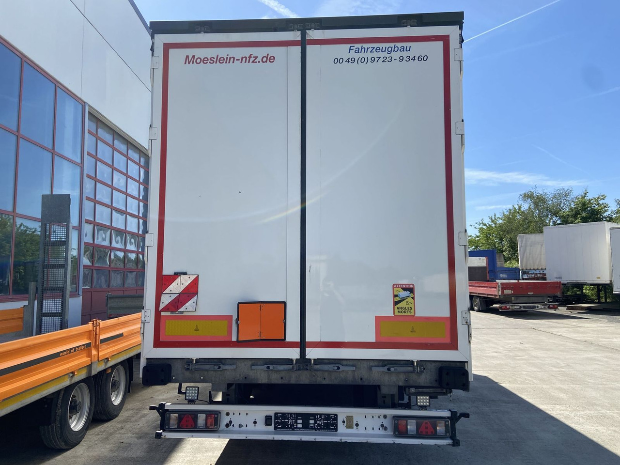 Möslein Tandem- Planenanhänger Durchladbar - Truk dengan terpal samping: gambar 4 Möslein Tandem- Planenanhänger Durchladbar - Truk dengan terpal samping: gambar 4