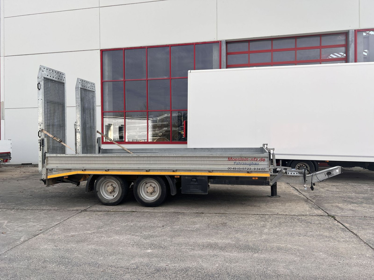 Möslein Tandemtieflader, Breite Rampen, Wenig Benutzt - Trailer low bed: gambar 1 Möslein Tandemtieflader, Breite Rampen, Wenig Benutzt - Trailer low bed: gambar 1