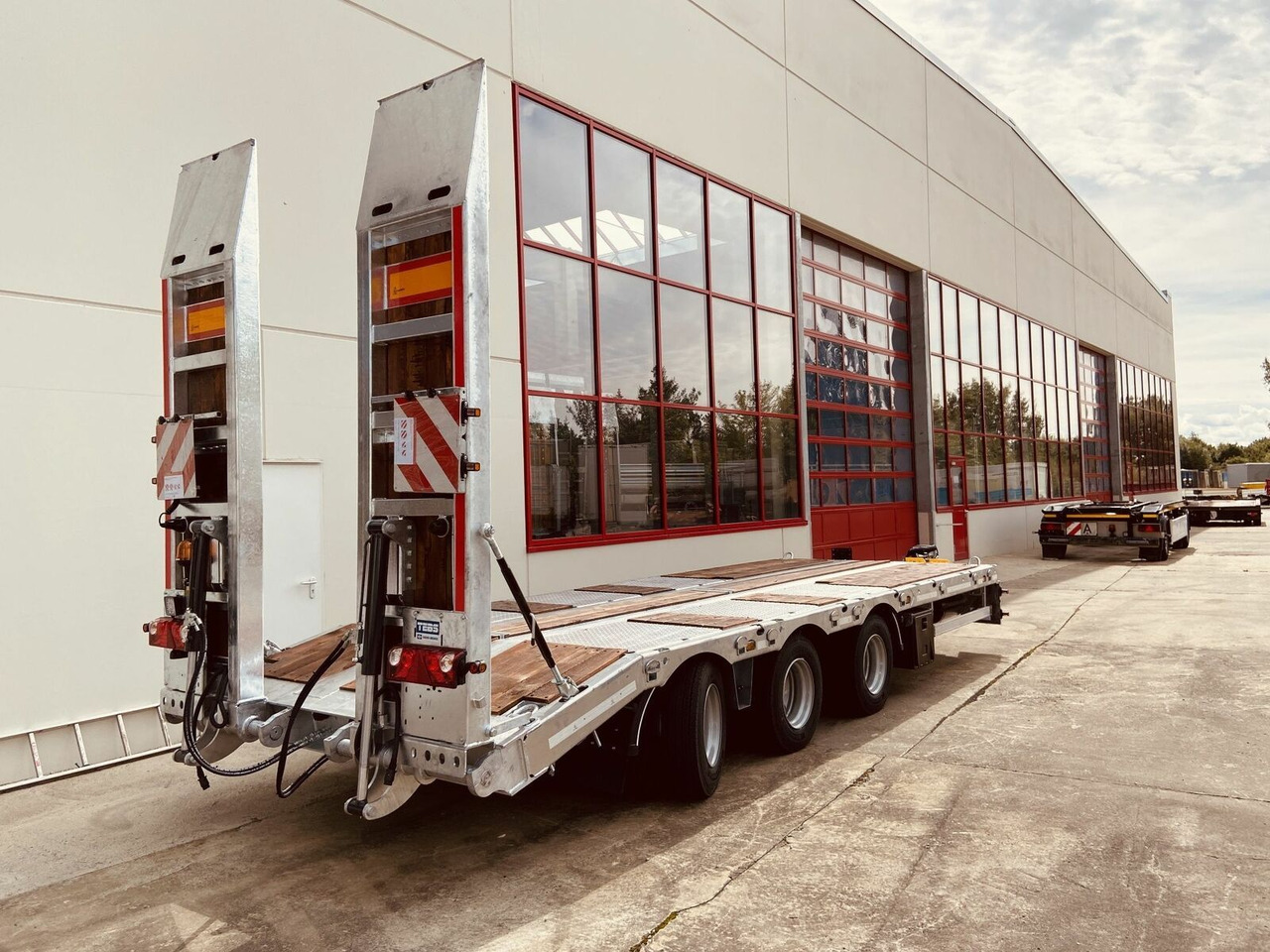 Möslein Tridem- Tieflader 3 Achs, gelenktNeufahrzeug - Trailer low bed: gambar 5 Möslein Tridem- Tieflader 3 Achs, gelenktNeufahrzeug - Trailer low bed: gambar 5