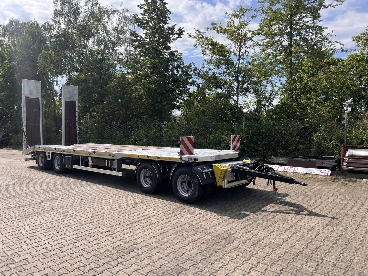 Möslein neuer 4 Achs Tieflader gerade hydraulischen Ram - Trailer low bed: gambar 2 Möslein neuer 4 Achs Tieflader gerade hydraulischen Ram - Trailer low bed: gambar 2