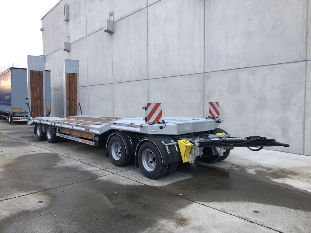 Möslein neuer 4 Achs Tieflader hydraulischen Rampen - Trailer low bed: gambar 3 Möslein neuer 4 Achs Tieflader hydraulischen Rampen - Trailer low bed: gambar 3