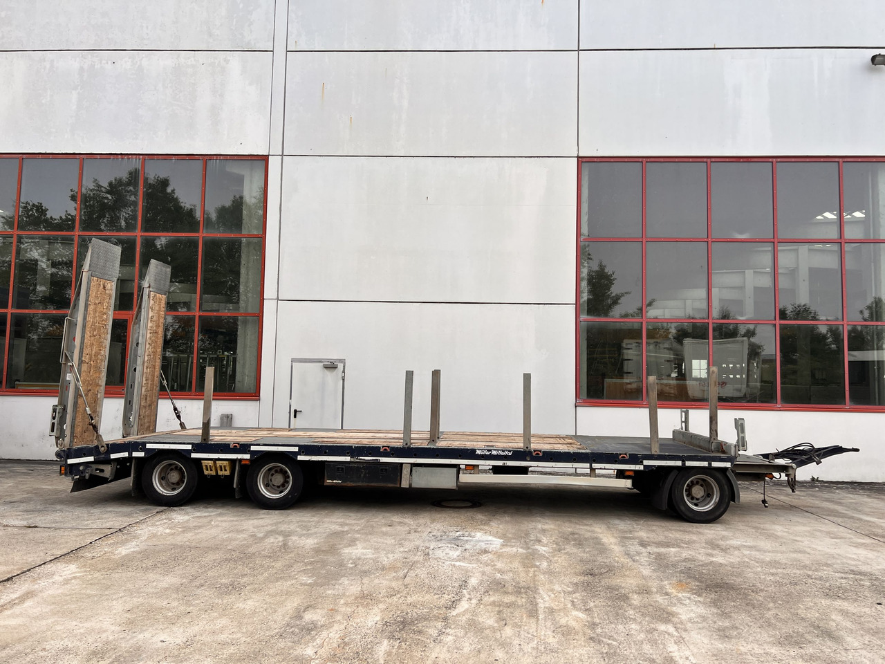 Müller Mitteltal D3 3 Achs Tieflader 9 m, Verzinkt, Wenig Benutzt - Trailer low bed: gambar 1 Müller Mitteltal D3 3 Achs Tieflader 9 m, Verzinkt, Wenig Benutzt - Trailer low bed: gambar 1