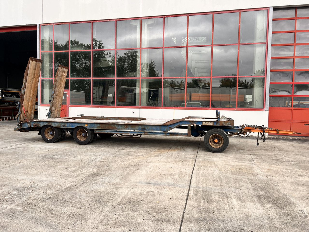 Müller Mitteltal T3 3 Achs Tieflader mit ABS - Trailer low bed: gambar 4 Müller Mitteltal T3 3 Achs Tieflader mit ABS - Trailer low bed: gambar 4