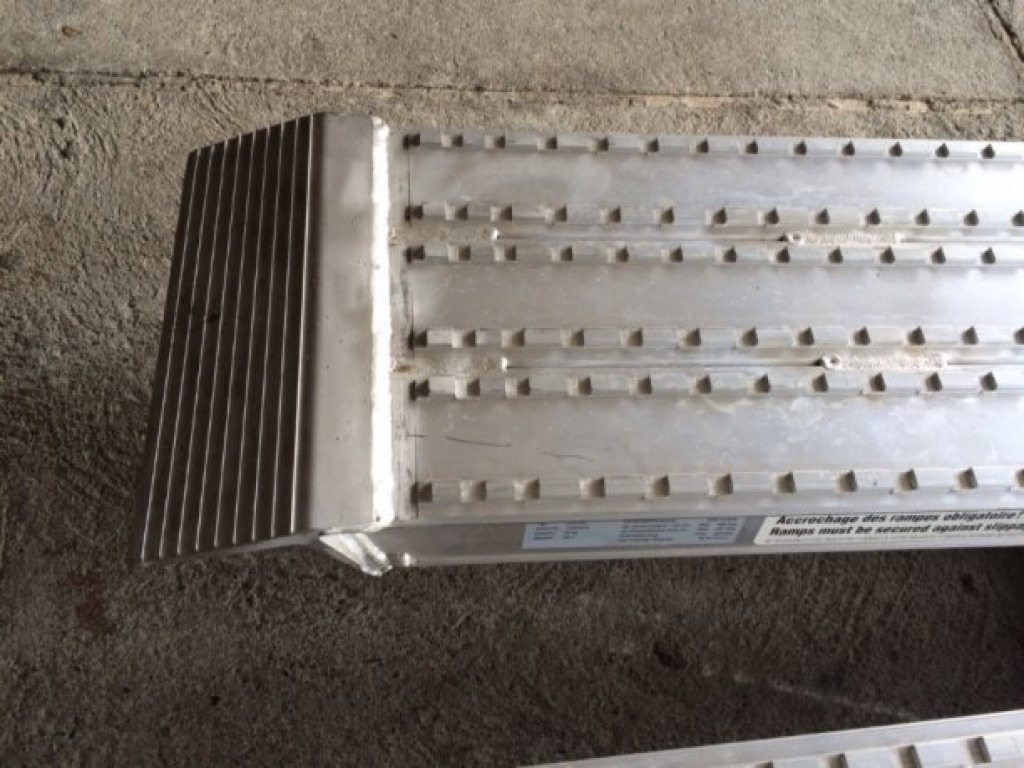 NEU Auffahrrampen, Alurampen,Verladerampen, 8 to Länge 3,25m - Memuat ramp: gambar 5 NEU Auffahrrampen, Alurampen,Verladerampen, 8 to Länge 3,25m - Memuat ramp: gambar 5