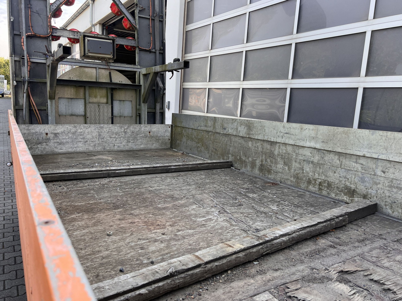 Trailer flatbed Schmitz Korbach SDAH Tandempritsche: gambar 9 Trailer flatbed Schmitz Korbach SDAH Tandempritsche: gambar 9