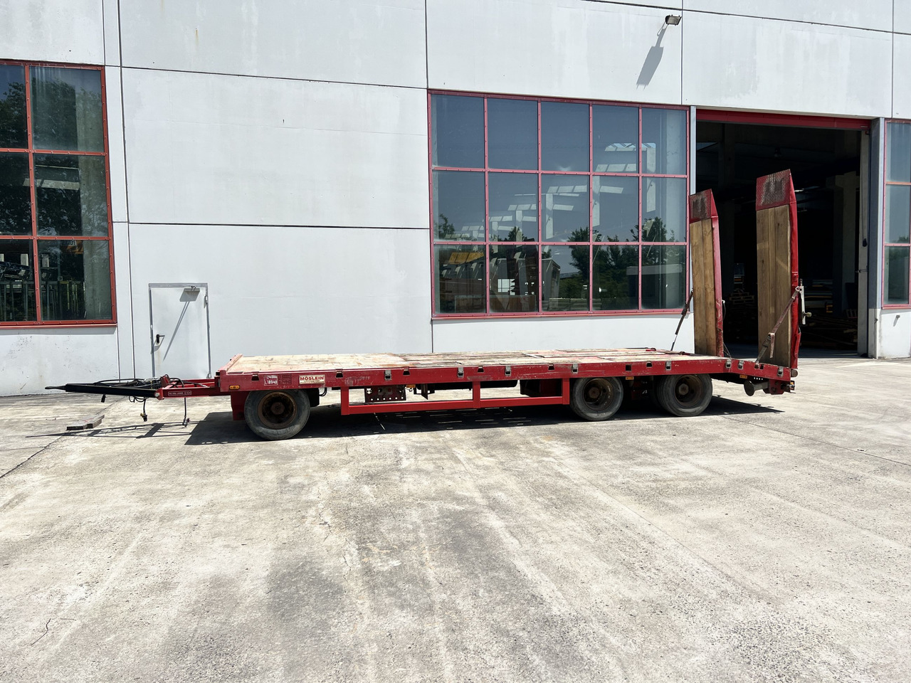 T3 3 Achs Tiefladeranhänger mit gerader Ladefläche - Trailer low bed: gambar 1 T3 3 Achs Tiefladeranhänger mit gerader Ladefläche - Trailer low bed: gambar 1