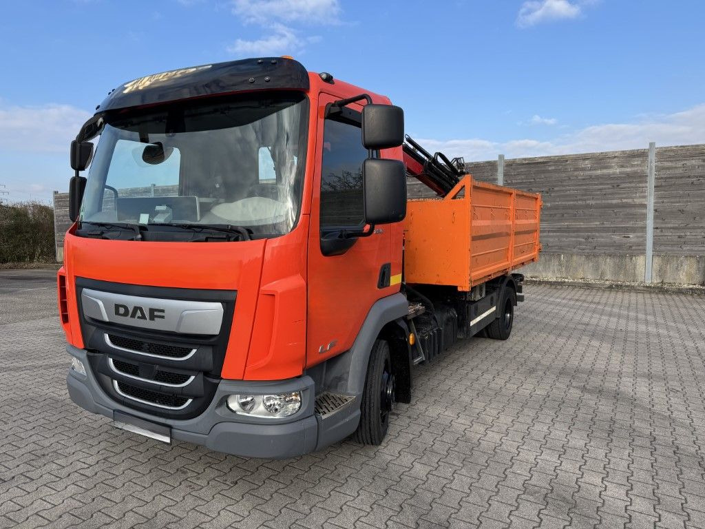 DAF FA LF 180 8t / Abrollkipper, Ladekran Containe - Hook lift, Truk derek: gambar 2 DAF FA LF 180 8t / Abrollkipper, Ladekran Containe - Hook lift, Truk derek: gambar 2