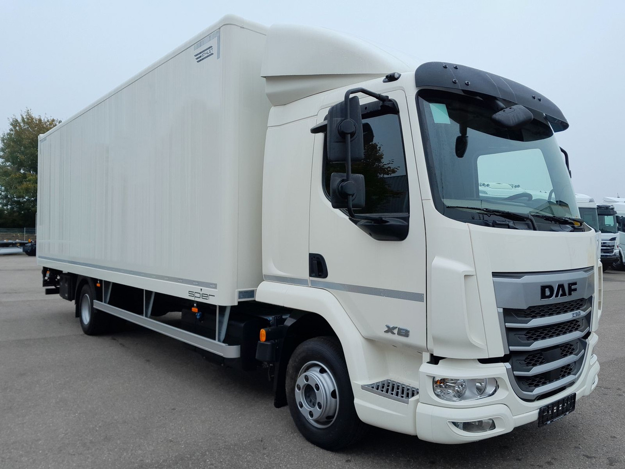 DAF FA XB 230 12t - Truk box: gambar 2 DAF FA XB 230 12t - Truk box: gambar 2