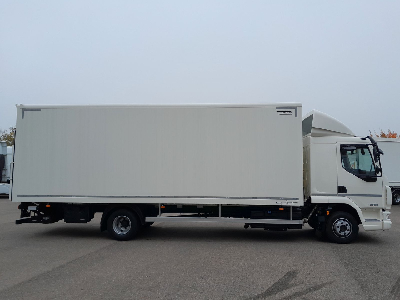DAF FA XB 230 12t - Truk box: gambar 5 DAF FA XB 230 12t - Truk box: gambar 5