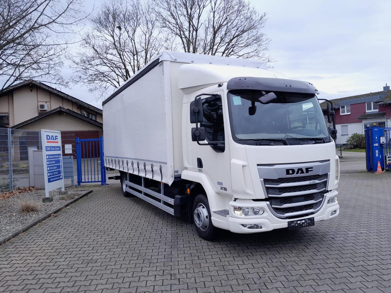 DAF FA XB 230 12t Junge Curtainsider - Truk dengan terpal samping: gambar 1 DAF FA XB 230 12t Junge Curtainsider - Truk dengan terpal samping: gambar 1