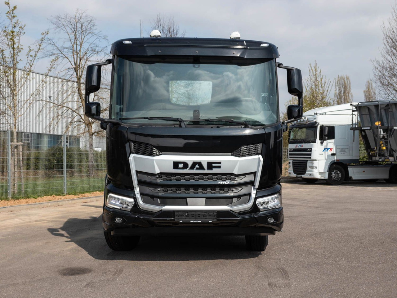 DAF FA XD 410 VDL Absetzkipper DAF FA XD 410 VDL Absetzkipper - Truk skip loader: gambar 2 DAF FA XD 410 VDL Absetzkipper DAF FA XD 410 VDL Absetzkipper - Truk skip loader: gambar 2