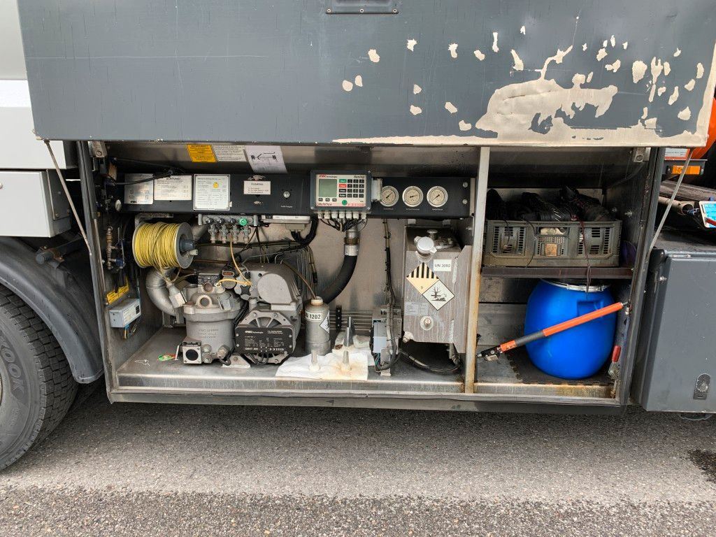 Truk tangki DAF FAN CF75 Rohr Tankwagen: gambar 9