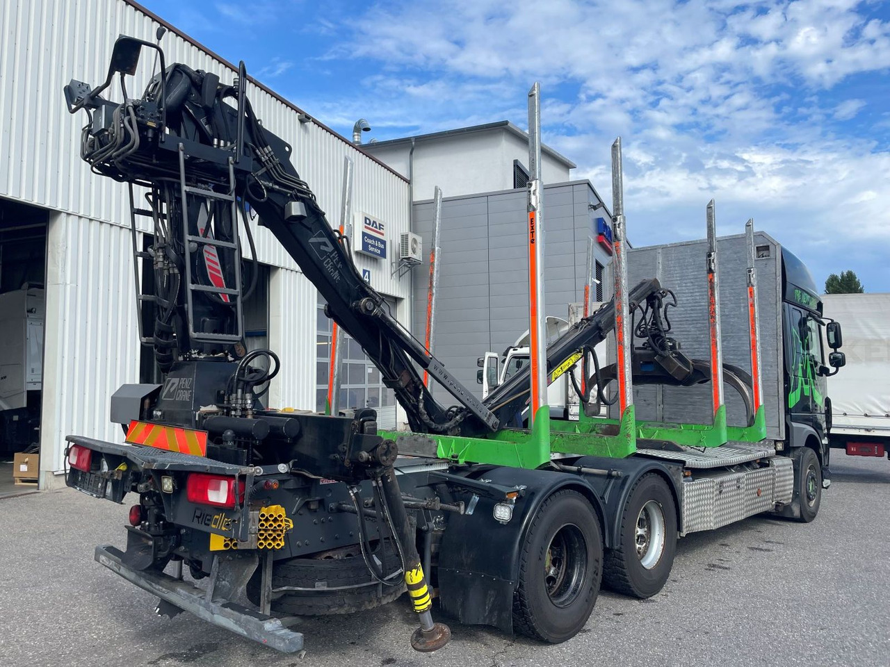 DAF FAT XF 530 SSC, Holztransport, Greifer mit Säge - Truk logging, Truk derek: gambar 3 DAF FAT XF 530 SSC, Holztransport, Greifer mit Säge - Truk logging, Truk derek: gambar 3