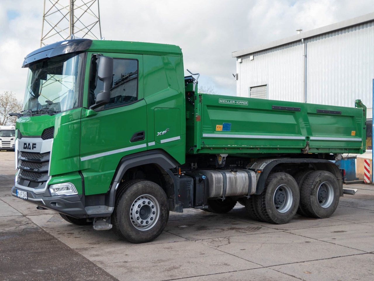 DAF FAT XFC 530 SL Meiller TRIGENIUS D 316 DAF FAT XFC 530 SL Meiller TRIGENIUS D 316 - Truk jungkit: gambar 1 DAF FAT XFC 530 SL Meiller TRIGENIUS D 316 DAF FAT XFC 530 SL Meiller TRIGENIUS D 316 - Truk jungkit: gambar 1