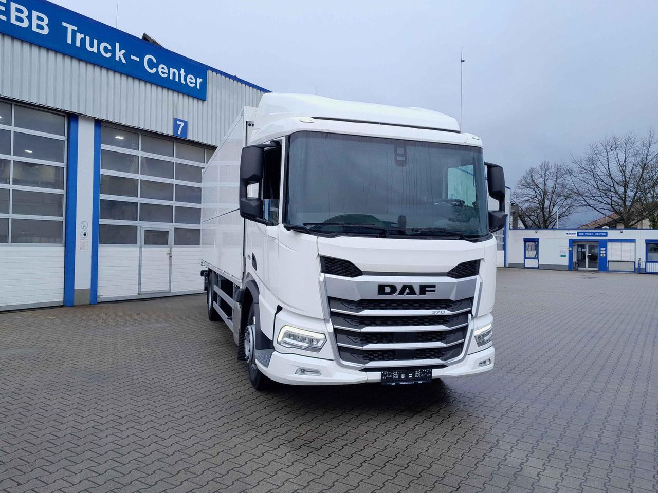 DAF XD 370 Fahrgestell DAF XD 370 Fa Swing-Board-Aufbau - Truk sasis: gambar 3 DAF XD 370 Fahrgestell DAF XD 370 Fa Swing-Board-Aufbau - Truk sasis: gambar 3
