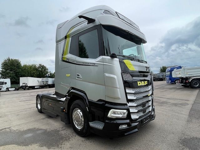 DAF XG+ 480 FT 75 Jahre DAF Edition "Limitiert" DAF XG+ 480 FT 75 Jahre DAF Edition - Tractor head: gambar 1 DAF XG+ 480 FT 75 Jahre DAF Edition "Limitiert" DAF XG+ 480 FT 75 Jahre DAF Edition - Tractor head: gambar 1
