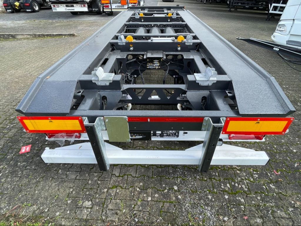 Wielton 2-Achs Außenroller-Abrollanhänger Wielton 2-Achs Außenroller-Abrollanhänger - Trailer lewati: gambar 4 Wielton 2-Achs Außenroller-Abrollanhänger Wielton 2-Achs Außenroller-Abrollanhänger - Trailer lewati: gambar 4