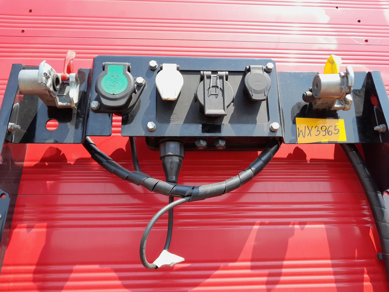 Wielton Strong Light Schiebeplanensattel NS3K - Semi-trailer dengan terpal samping: gambar 4 Wielton Strong Light Schiebeplanensattel NS3K - Semi-trailer dengan terpal samping: gambar 4