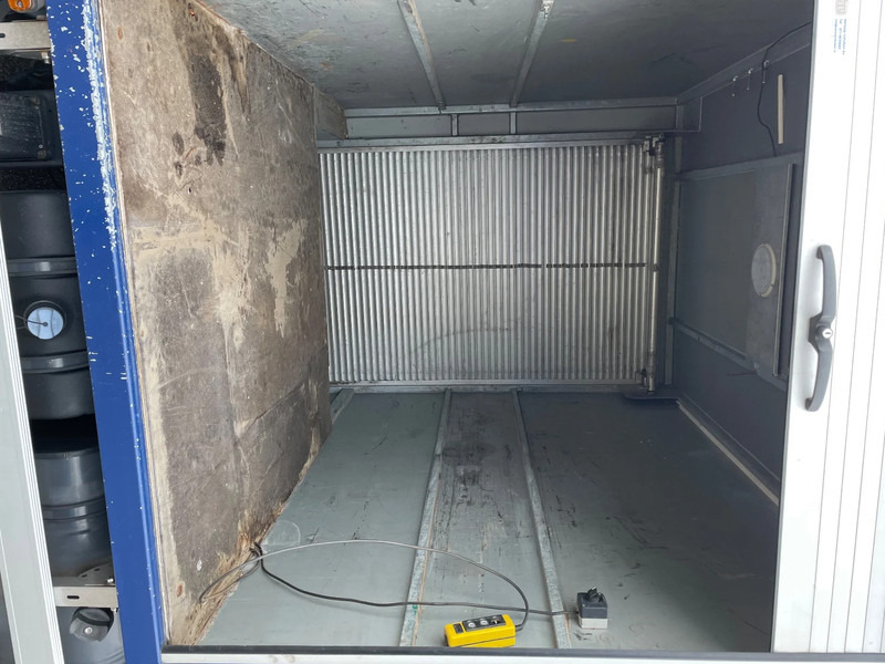 Truk jungkit, Truk derek DAF LF 45 kipper + crane: gambar 11