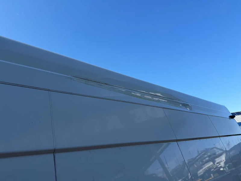 Van berpendingin Iveco Daily 70 70c180: gambar 15