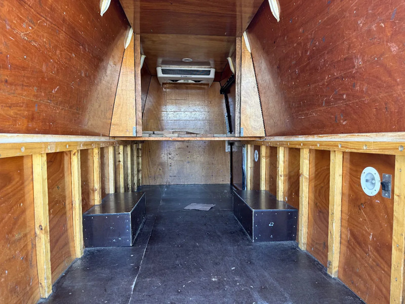 Van berpendingin Iveco Daily 70 70c180: gambar 6