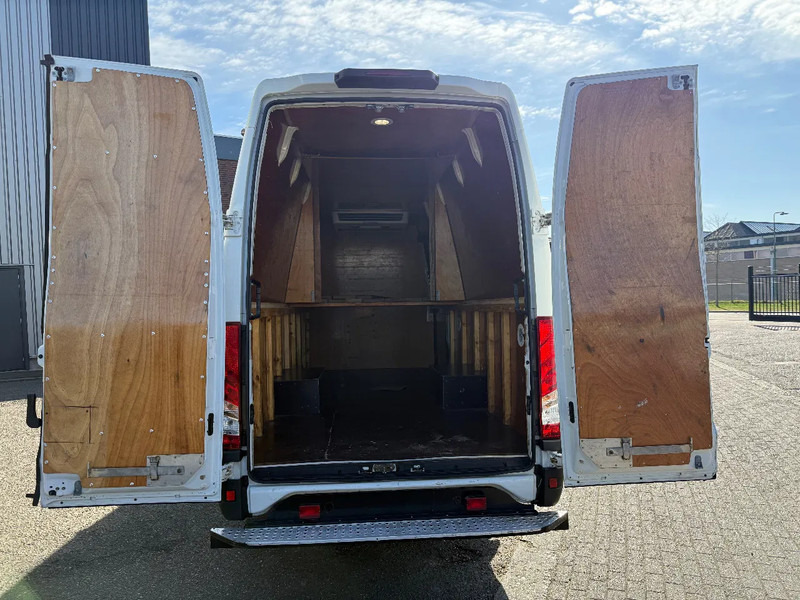 Van berpendingin Iveco Daily 70 70c180: gambar 8