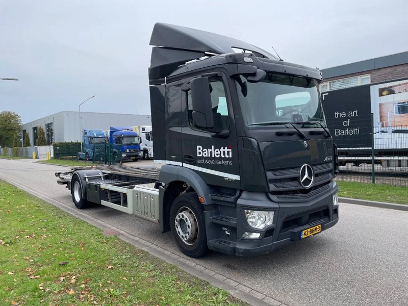 Mercedes-Benz Antos 1927 2016 renova wissellaadbak systeem - Pengangkut kontainer/ Container truck: gambar 2 Mercedes-Benz Antos 1927 2016 renova wissellaadbak systeem - Pengangkut kontainer/ Container truck: gambar 2