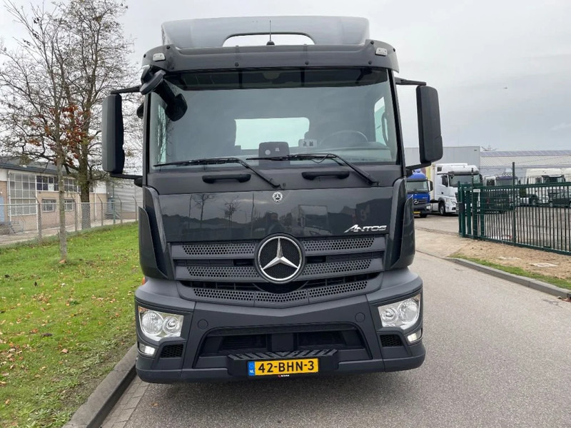 Mercedes-Benz Antos 1927 2016 renova wissellaadbak systeem - Pengangkut kontainer/ Container truck: gambar 5 Mercedes-Benz Antos 1927 2016 renova wissellaadbak systeem - Pengangkut kontainer/ Container truck: gambar 5