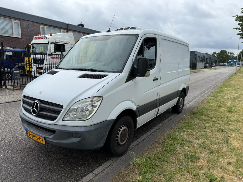 Mercedes-Benz Sprinter 313 2010 kuhlung diepfreez - Van berpendingin: gambar 2 Mercedes-Benz Sprinter 313 2010 kuhlung diepfreez - Van berpendingin: gambar 2