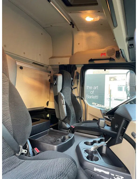 Mercedes-Benz Actros 1833 ! 2018 - Tractor head: gambar 5 Mercedes-Benz Actros 1833 ! 2018 - Tractor head: gambar 5