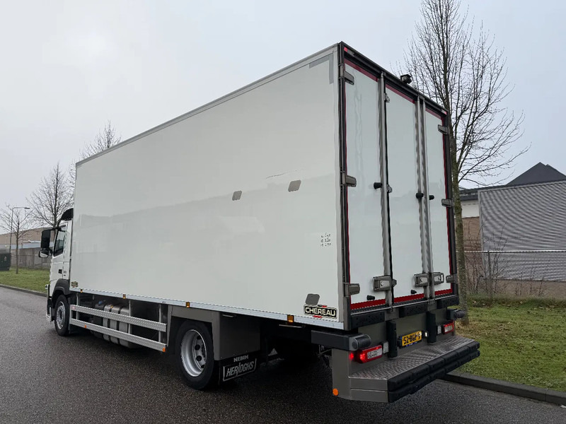 Volvo FM 330 chereau 2015 + carrier 850 - Truk berpendingin: gambar 4 Volvo FM 330 chereau 2015 + carrier 850 - Truk berpendingin: gambar 4