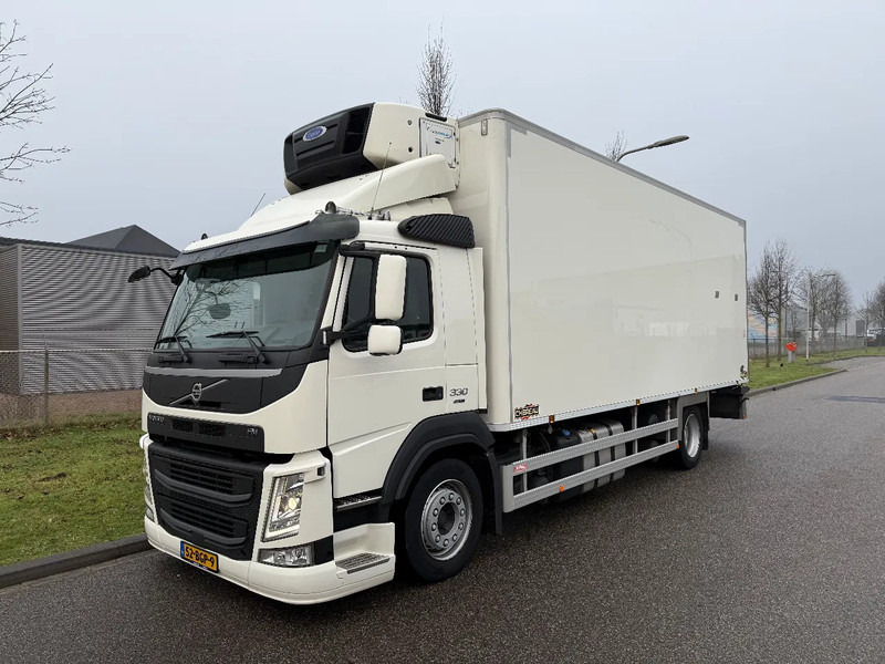 Volvo FM 330 chereau 2015 + carrier 850 - Truk berpendingin: gambar 1 Volvo FM 330 chereau 2015 + carrier 850 - Truk berpendingin: gambar 1