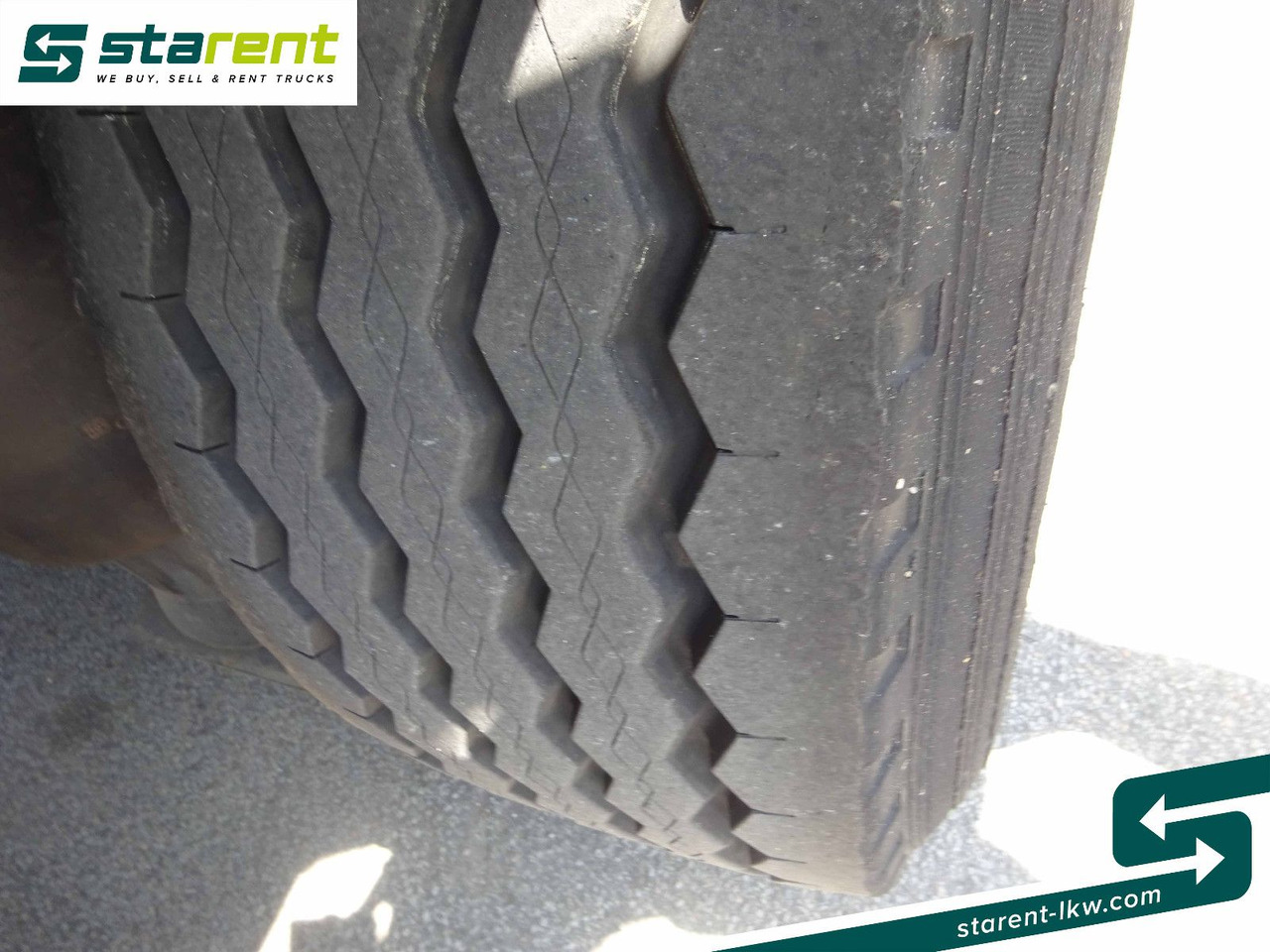 Semi-trailer kotak tertutup Kögel Trockenfrachtkoffer, Lenkachse, Liftachse, LBW: gambar 28
