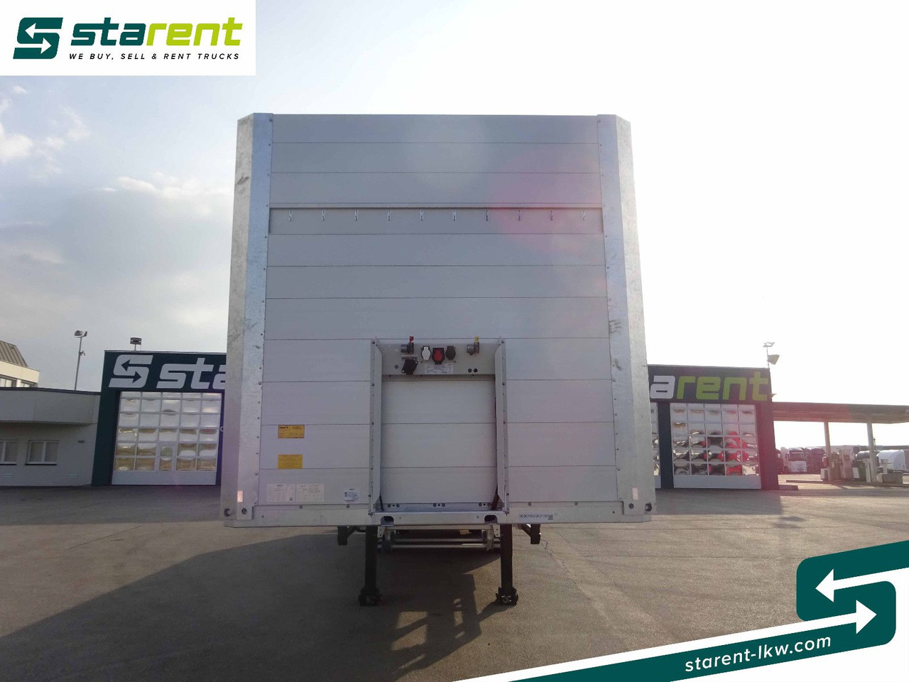 Schmitz Cargobull Baustofftrailer, Liftachse, 80cm Bordwände - Semi-trailer flatbed: gambar 2 Schmitz Cargobull Baustofftrailer, Liftachse, 80cm Bordwände - Semi-trailer flatbed: gambar 2