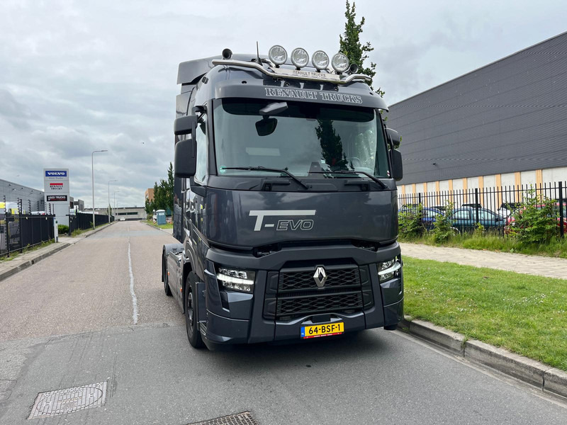 Renault T-13 Evo SC 480 T4x2, Sleeper Cabine, Airco, Nav, Bluetooth - Tractor head: gambar 4 Renault T-13 Evo SC 480 T4x2, Sleeper Cabine, Airco, Nav, Bluetooth - Tractor head: gambar 4