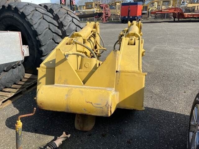 CAT D 8 R Ripper - Ripper untuk Peralatan konstruksi: gambar 2 CAT D 8 R Ripper - Ripper untuk Peralatan konstruksi: gambar 2