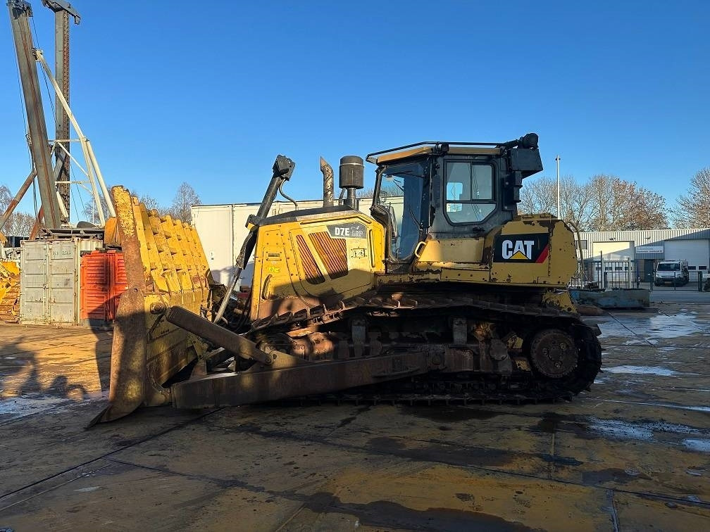 CAT D7E - Bulldozer: gambar 2 CAT D7E - Bulldozer: gambar 2