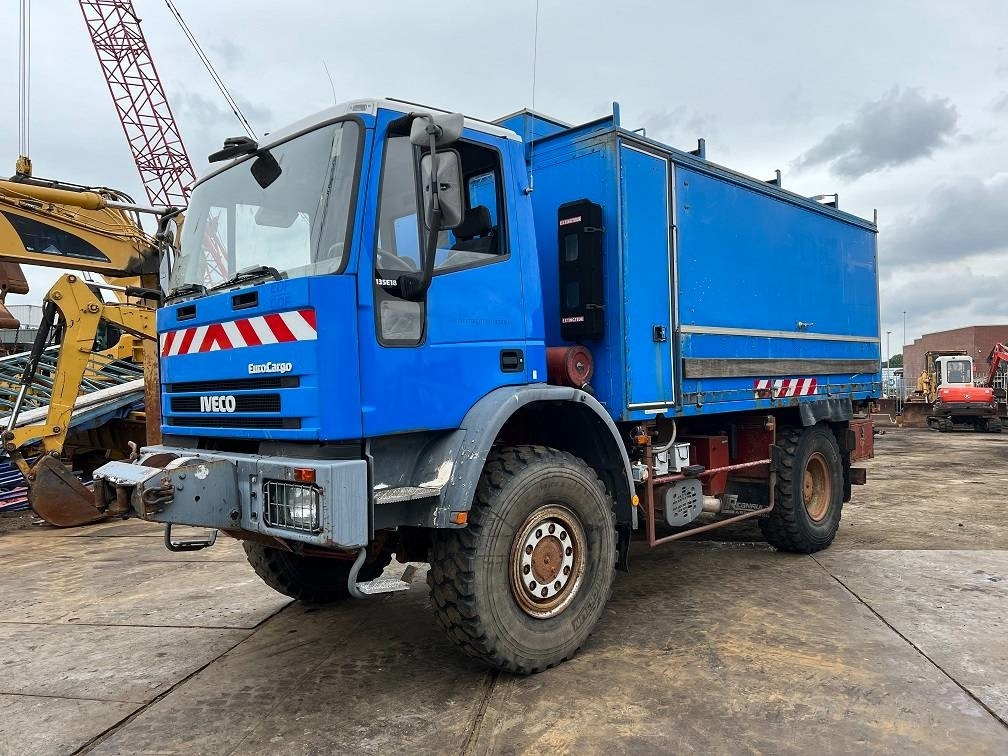 Iveco eurocargo 135E18 4x4 - Truk box: gambar 1 Iveco eurocargo 135E18 4x4 - Truk box: gambar 1