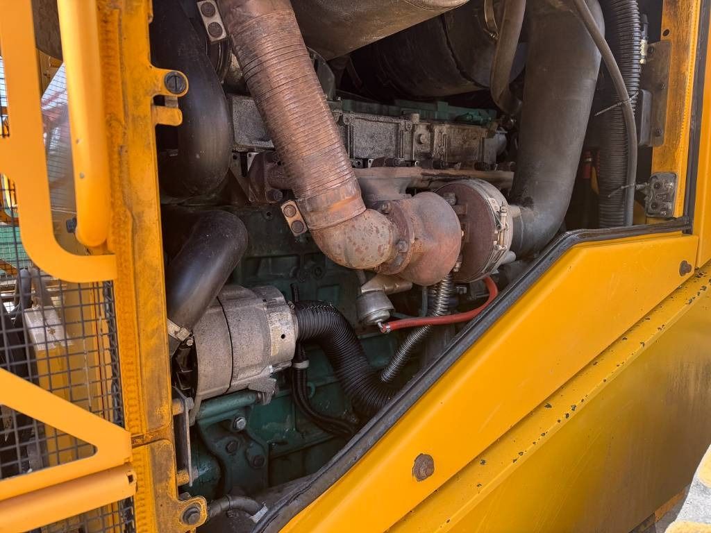 Wheel loader Volvo L 120 E: gambar 13