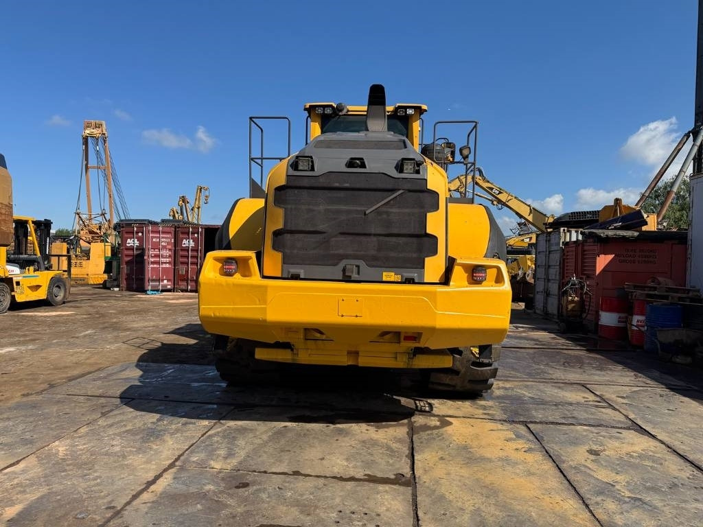 Volvo L 220 H ( WITH NEW TYRES ) - Wheel loader: gambar 4 Volvo L 220 H ( WITH NEW TYRES ) - Wheel loader: gambar 4