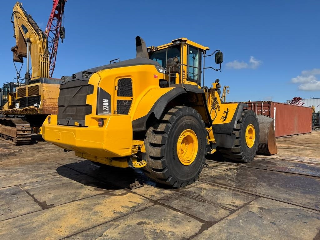 Volvo L 220 H ( WITH NEW TYRES ) - Wheel loader: gambar 5 Volvo L 220 H ( WITH NEW TYRES ) - Wheel loader: gambar 5