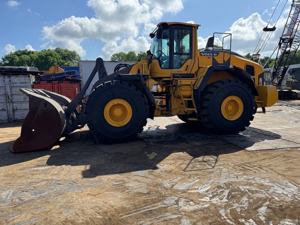 Volvo L 220 H ( WITH NEW TYRES ) - Wheel loader: gambar 1 Volvo L 220 H ( WITH NEW TYRES ) - Wheel loader: gambar 1