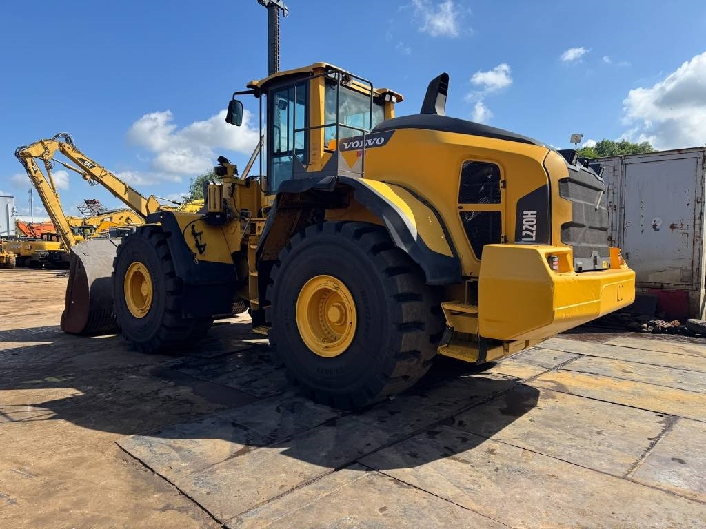 Volvo L 220 H ( WITH NEW TYRES ) - Wheel loader: gambar 3 Volvo L 220 H ( WITH NEW TYRES ) - Wheel loader: gambar 3