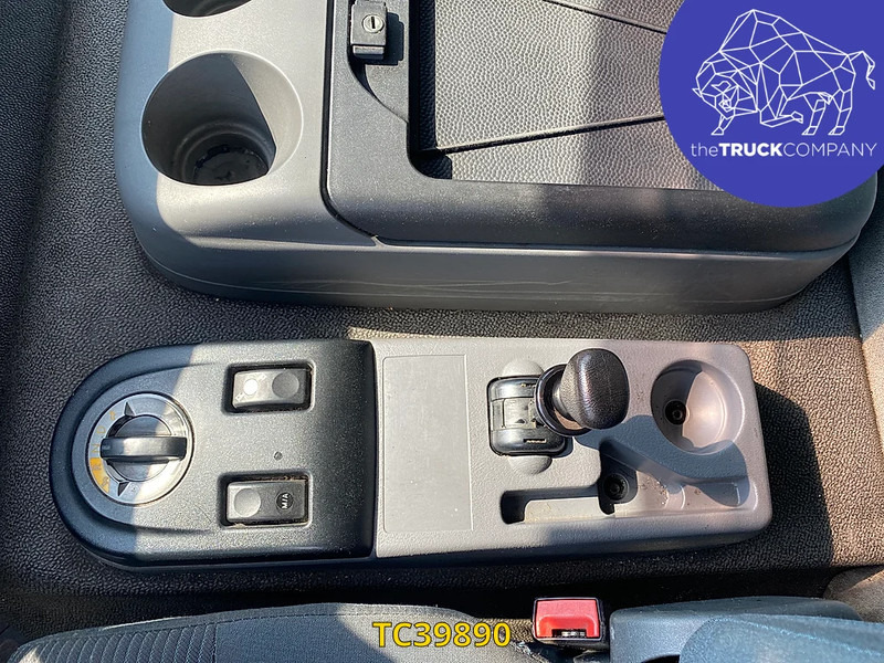 DAF LF 55 220 - Truk dengan terpal samping: gambar 4 DAF LF 55 220 - Truk dengan terpal samping: gambar 4