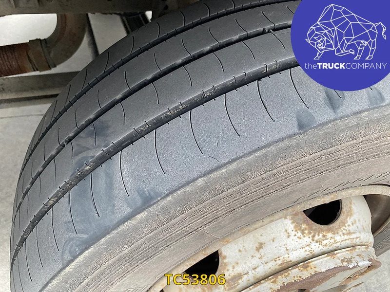 MAN L 2000 12.220 - Truk tangki: gambar 3 MAN L 2000 12.220 - Truk tangki: gambar 3