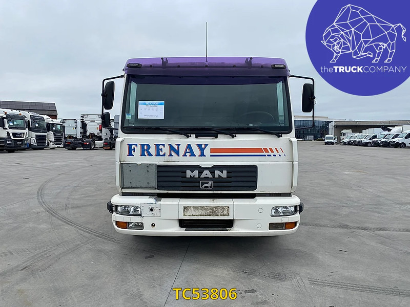 MAN L 2000 12.220 - Truk tangki: gambar 2 MAN L 2000 12.220 - Truk tangki: gambar 2