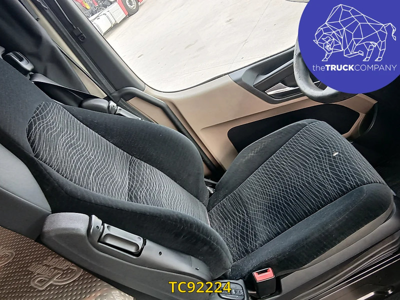 Mercedes-Benz Actros 2548 - Truk dengan terpal samping: gambar 4 Mercedes-Benz Actros 2548 - Truk dengan terpal samping: gambar 4